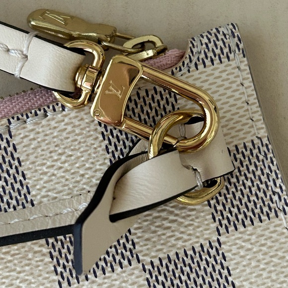 Louis Vuitton Damier Azur Neverfull Wristlet/Clutch - NWOT - Picture 5 of 10